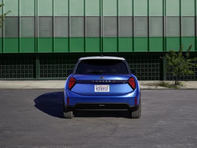 das Heck des neue MINI Cooper 5-Türer bei Partl Neumarkt